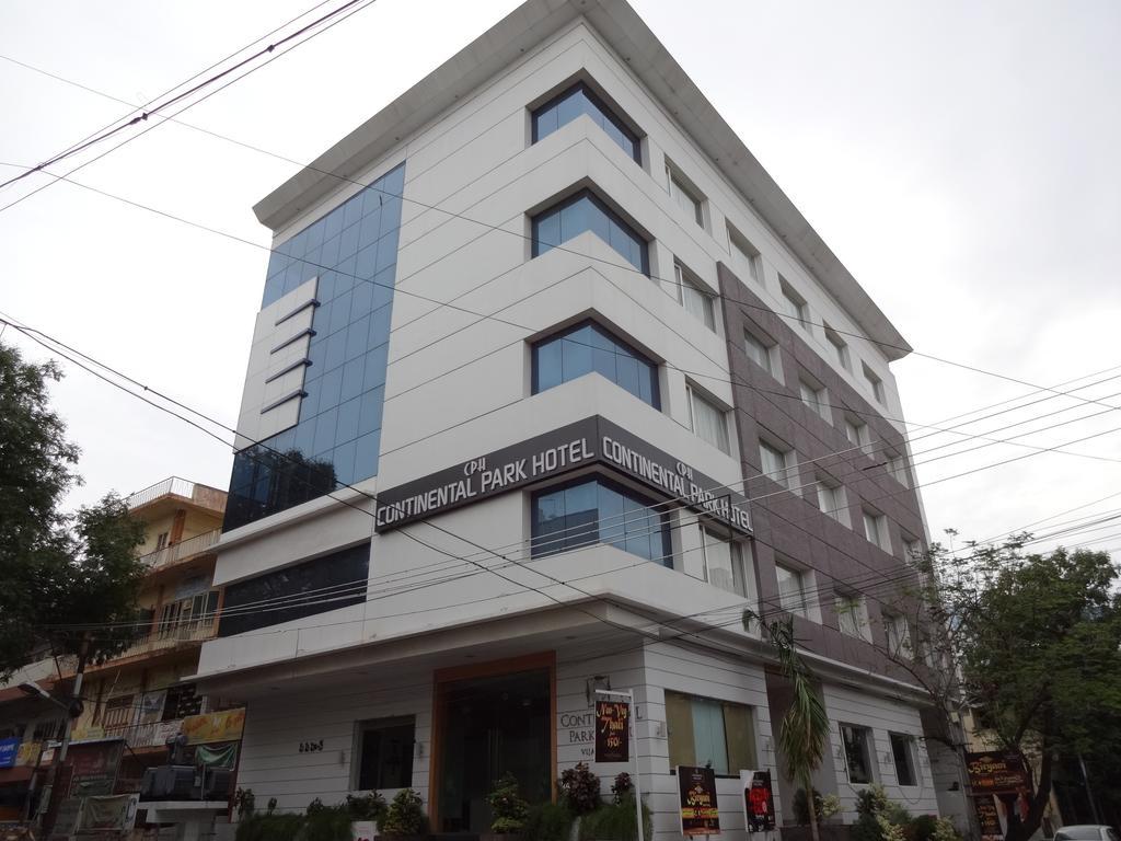 Continental Park Hotell Vijayawāda Exteriör bild