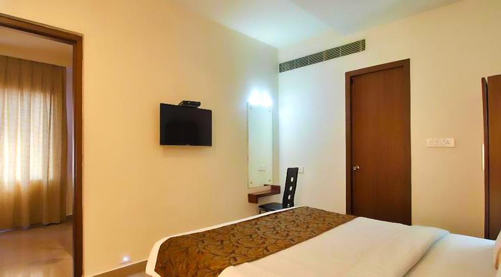 Continental Park Hotell Vijayawāda Exteriör bild