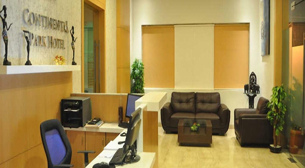 Continental Park Hotell Vijayawāda Exteriör bild