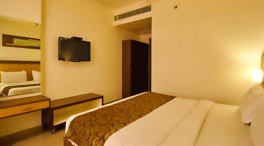 Continental Park Hotell Vijayawāda Exteriör bild