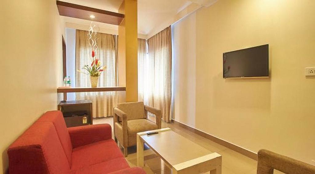 Continental Park Hotell Vijayawāda Exteriör bild