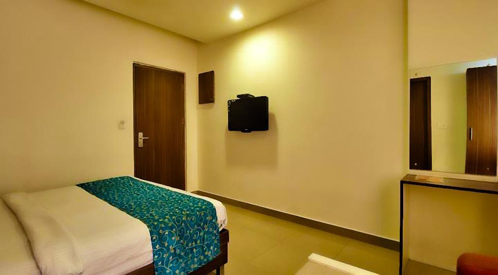 Continental Park Hotell Vijayawāda Exteriör bild