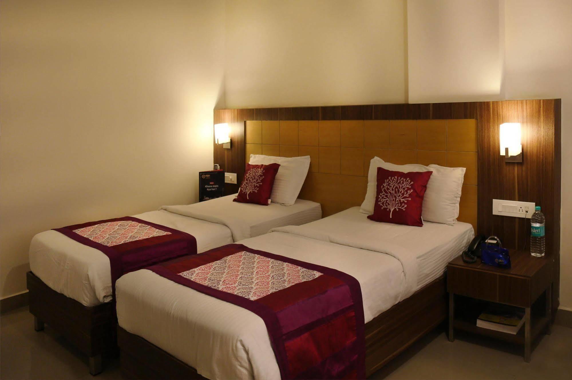 Continental Park Hotell Vijayawāda Exteriör bild